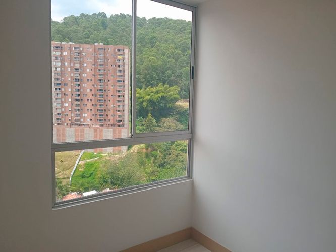 Apartamento de 2 alcobas en arriendo en El Poblado, Medellín, 88 m² · foto 13 de 17