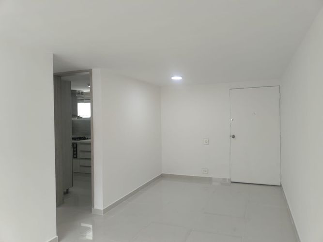 Apartamento de 3 alcobas en arriendo en El Poblado, Medellín, 77 m² · foto 13 de 16