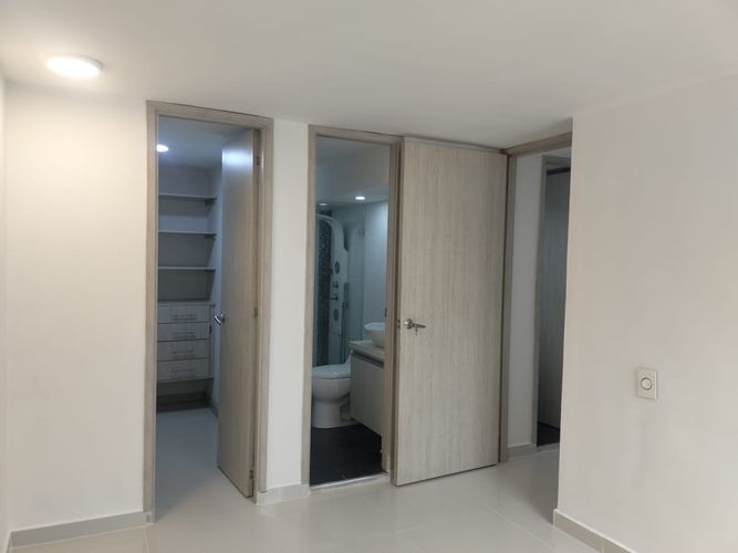 Apartamento de 3 alcobas en arriendo en El Poblado, Medellín, 77 m² · foto 5 de 16