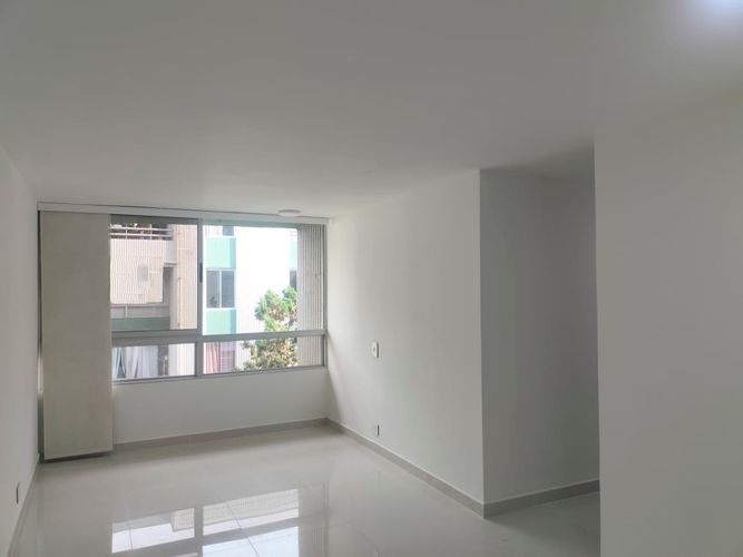 Apartamento de 3 alcobas en arriendo en El Poblado, Medellín, 77 m² · foto 2 de 16
