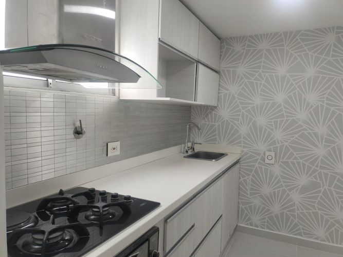 Apartamento de 3 alcobas en arriendo en El Poblado, Medellín, 77 m² · foto 4 de 16