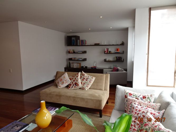 Apartamento de 2 alcobas en venta en Los Rosales, Bogotá, 173 m² · foto 3 de 20