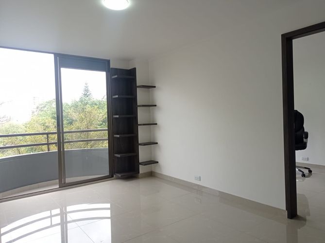 Apartamento de 2 alcobas en arriendo en Los Naranjos, Medellín, 65 m² · foto 3 de 19