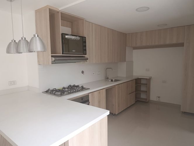 Apartamento de 3 alcobas en venta en Belen Alameda, Medellín, 135 m² · foto 3 de 23