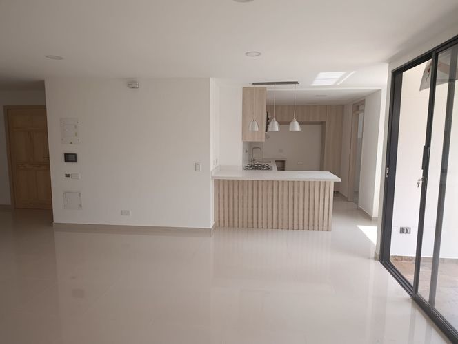 Apartamento de 3 alcobas en venta en Belen Alameda, Medellín, 135 m² · foto 2 de 23