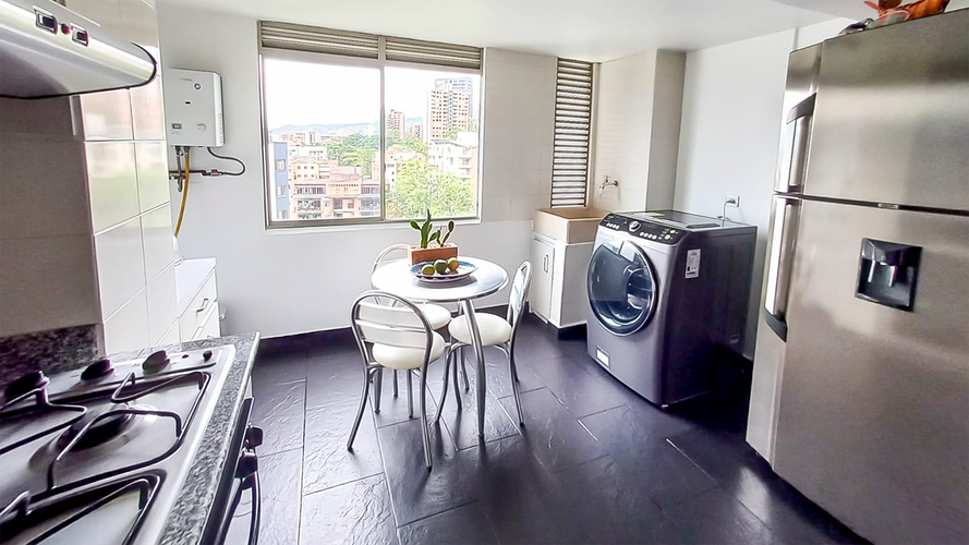Apartamento de 2 alcobas en arriendo en Los Balsos, Medellín, 104 m² · foto 7 de 13
