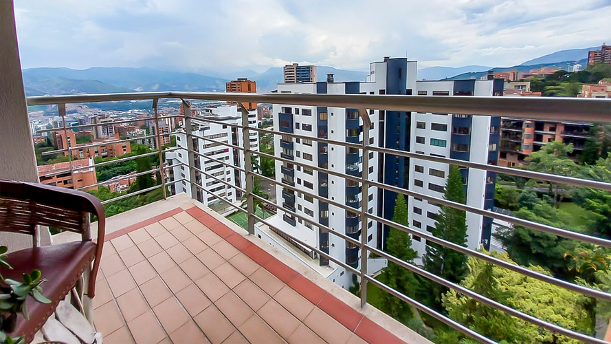 Apartamento de 2 alcobas en arriendo en Los Balsos, Medellín, 104 m² · foto 8 de 13