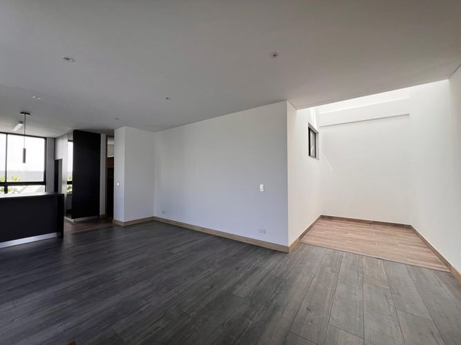 Casa de 3 alcobas en venta en El Porvenir, Rionegro, 220 m² · foto 2 de 15