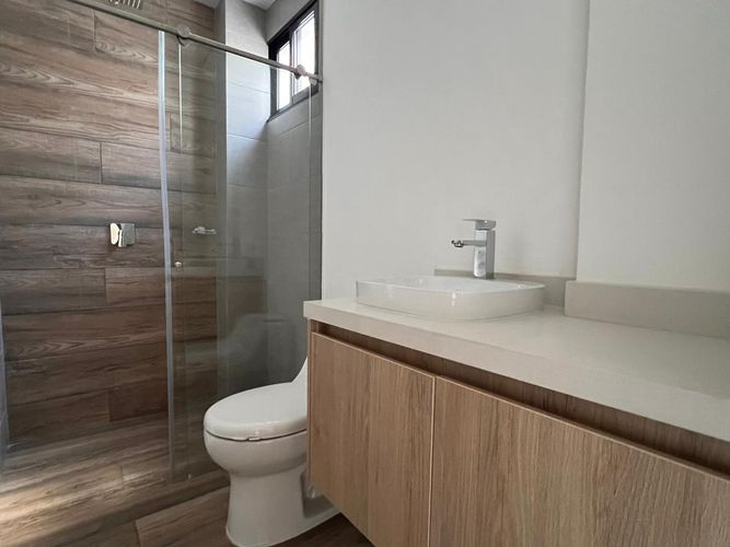 Casa de 3 alcobas en venta en El Porvenir, Rionegro, 220 m² · foto 12 de 15
