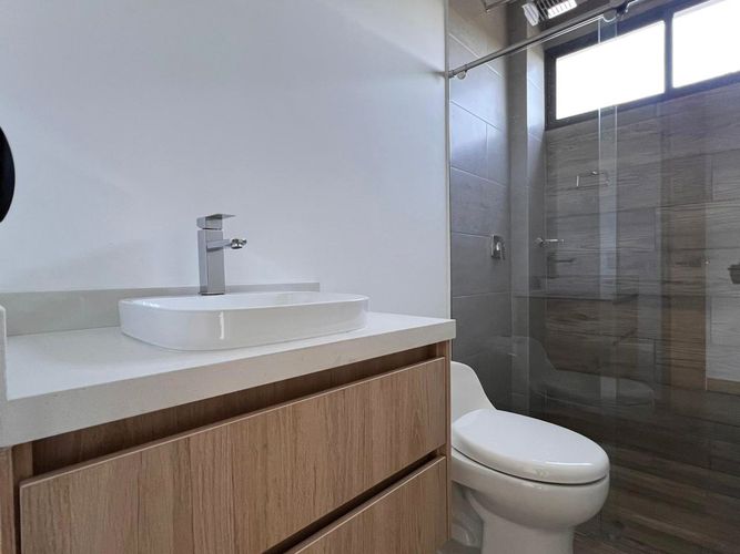 Casa de 3 alcobas en venta en El Porvenir, Rionegro, 220 m² · foto 13 de 15