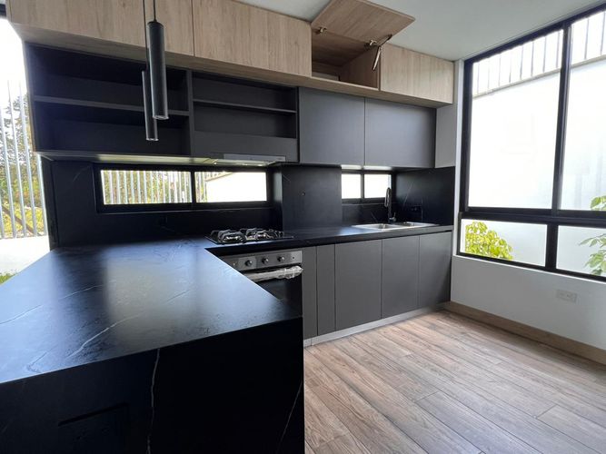 Casa de 3 alcobas en venta en El Porvenir, Rionegro, 220 m² · foto 4 de 15