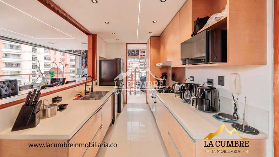 Apartamento de 3 alcobas en venta en Alejandría, Medellín, 207 m² · foto 9 de 18
