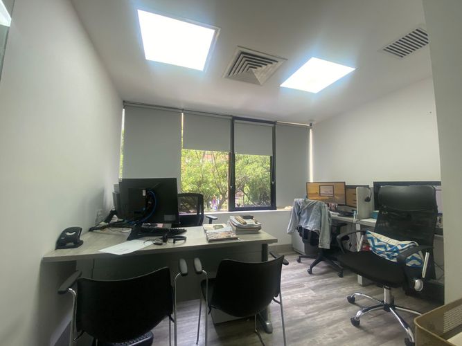 Oficina en arriendo en El Poblado, Medellín, 160 m² · foto 4 de 7