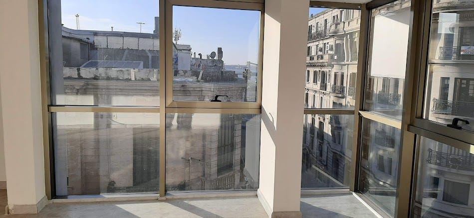 OFICINA PREMIUM: LUZ NATURAL, 53M² CON COCHERA Y UBICACIÓN ESTRATÉGICA. · Photo 4