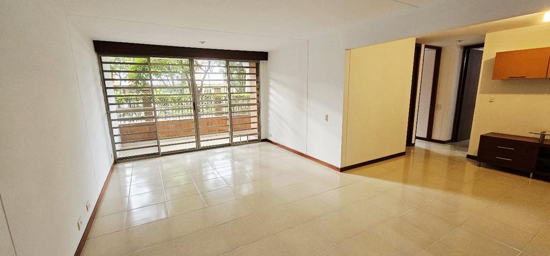 Apartamento de 3 alcobas en venta en Valle Del Lili, Cali, 100 m² · foto 2 de 23