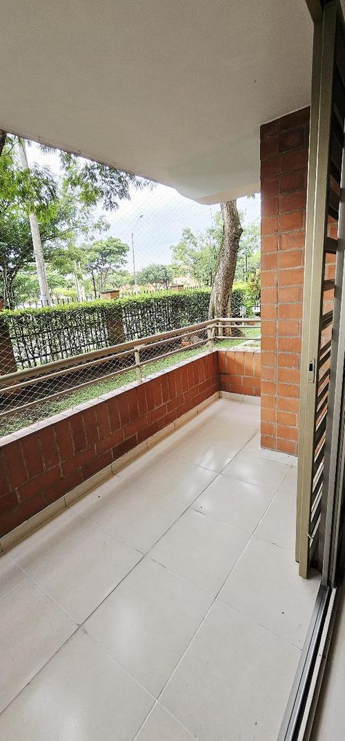 Apartamento de 3 alcobas en venta en Valle Del Lili, Cali, 100 m² · foto 11 de 23