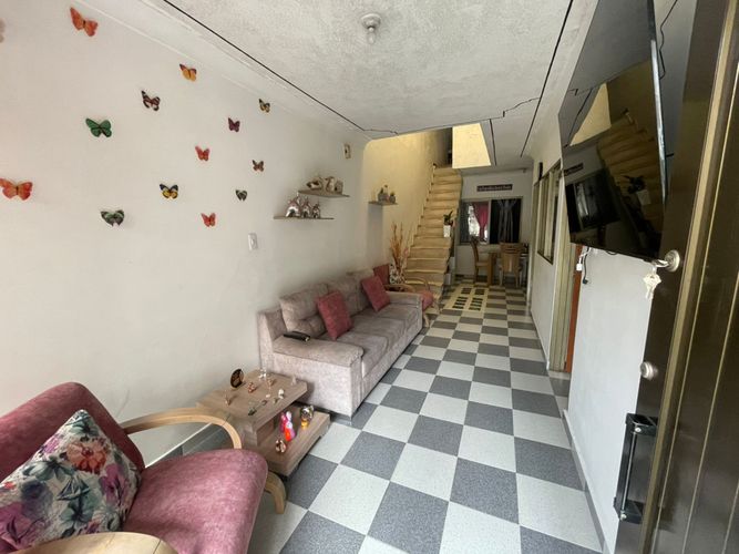 Casa de 8 alcobas en venta en La Nueva Base, Cali, 85 m² · foto 3 de 24