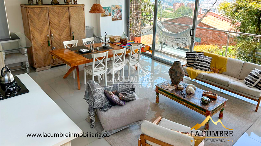 Casa de 3 alcobas en venta en Loma El Atravesado, Envigado, 208 m² · foto 6 de 16