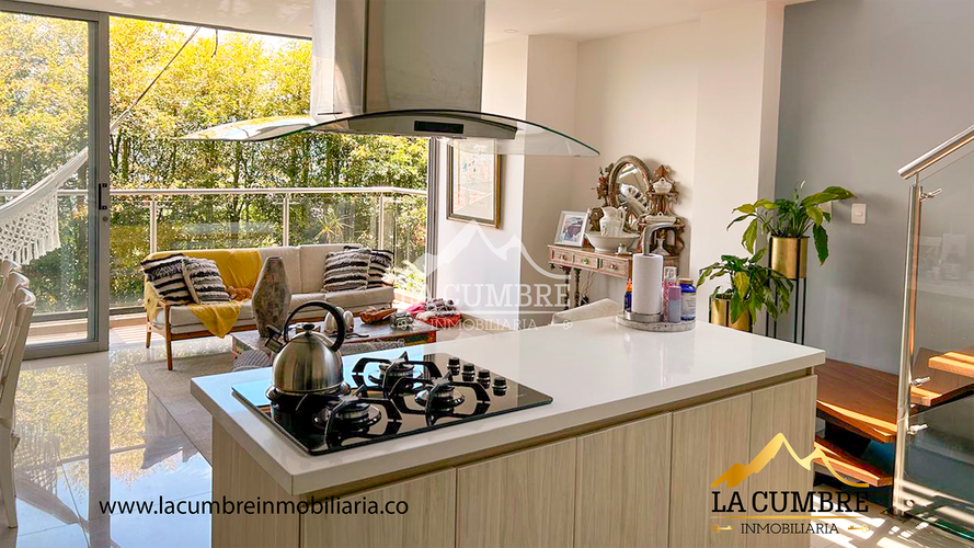 Casa de 3 alcobas en venta en Loma El Atravesado, Envigado, 208 m² · foto 8 de 16