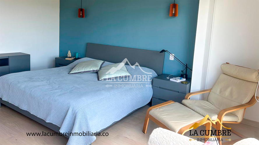 Casa de 3 alcobas en venta en Loma El Atravesado, Envigado, 208 m² · foto 12 de 16