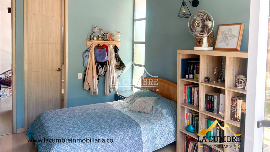 Casa de 3 alcobas en venta en Loma El Atravesado, Envigado, 208 m² · foto 15 de 16