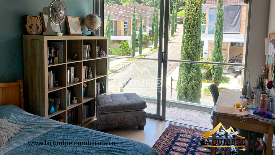 Casa de 3 alcobas en venta en Loma El Atravesado, Envigado, 208 m² · foto 16 de 16