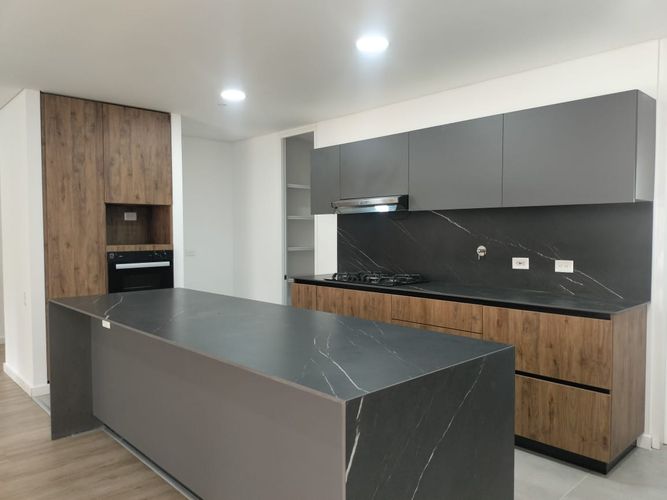 Apartamento de 3 alcobas en arriendo en El Poblado, Medellín, 174 m² · foto 7 de 20