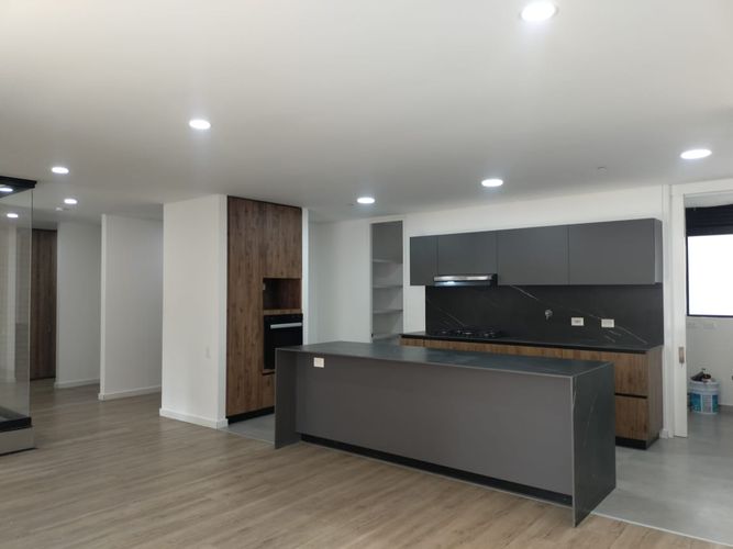 Apartamento de 3 alcobas en arriendo en El Poblado, Medellín, 174 m² · foto 9 de 20