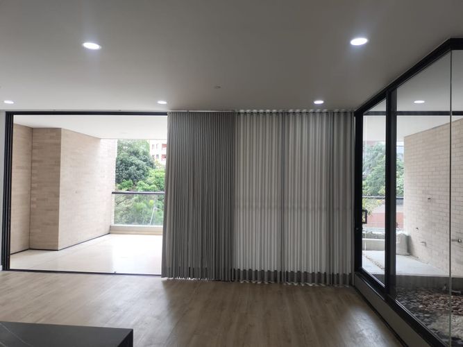Apartamento de 3 alcobas en arriendo en El Poblado, Medellín, 174 m² · foto 2 de 20