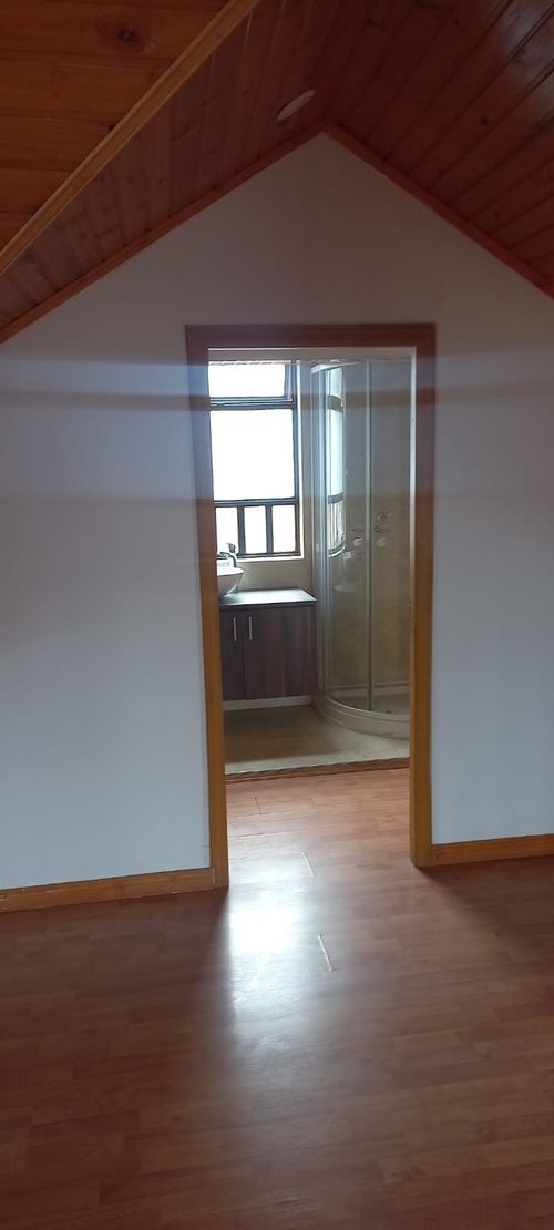 Casa de 5 alcobas en venta en Cota, 330 m² · foto 15 de 19