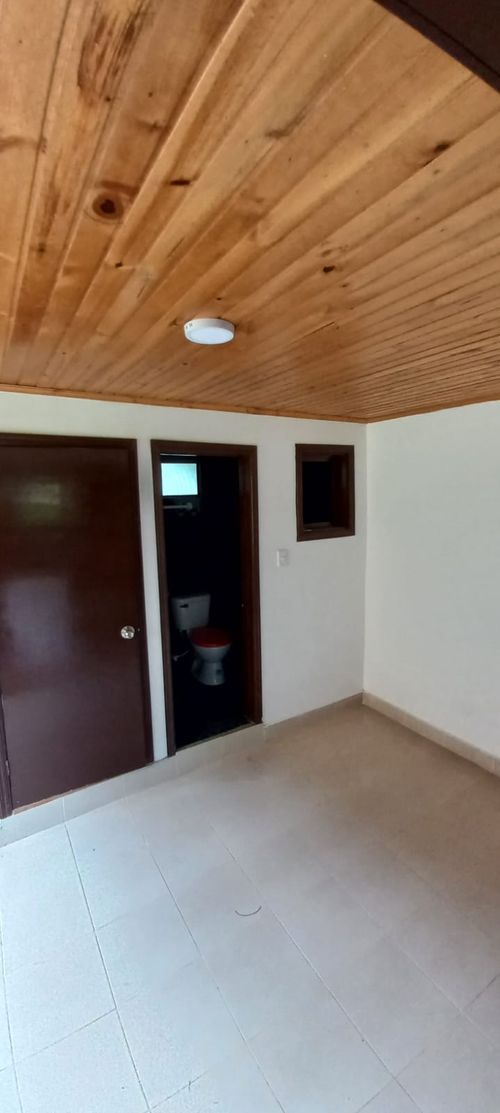 Casa de 5 alcobas en venta en Cota, 330 m² · foto 8 de 19