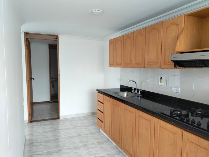 Apartamento de 3 alcobas en arriendo en El Poblado, Medellín, 99 m² · foto 5 de 18