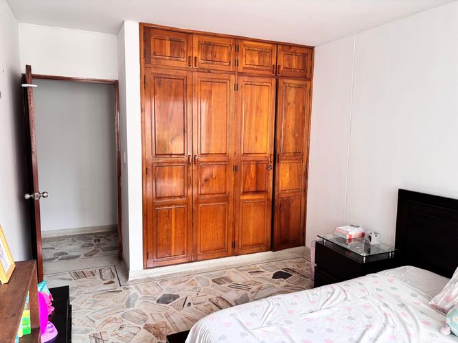 Apartamento de 3 alcobas en venta en Normandia, Cali, 160 m² · foto 9 de 17