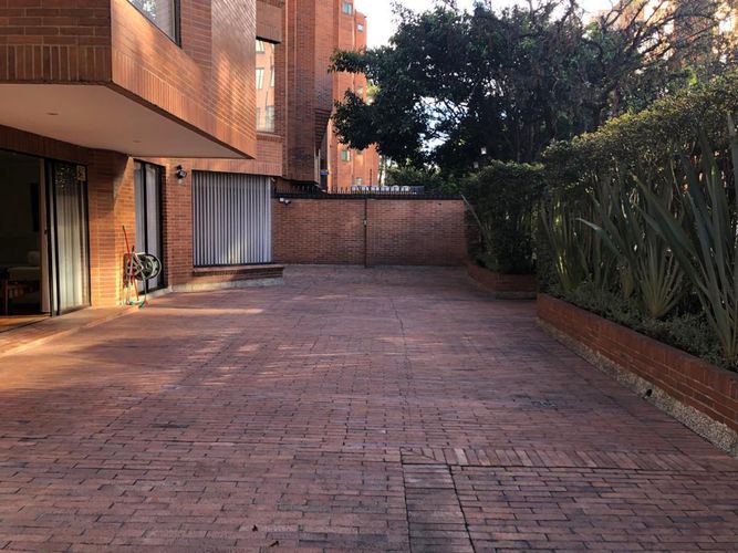 Apartamento de 4 alcobas en venta en La Carolina, Bogotá, 340 m² · foto 19 de 20