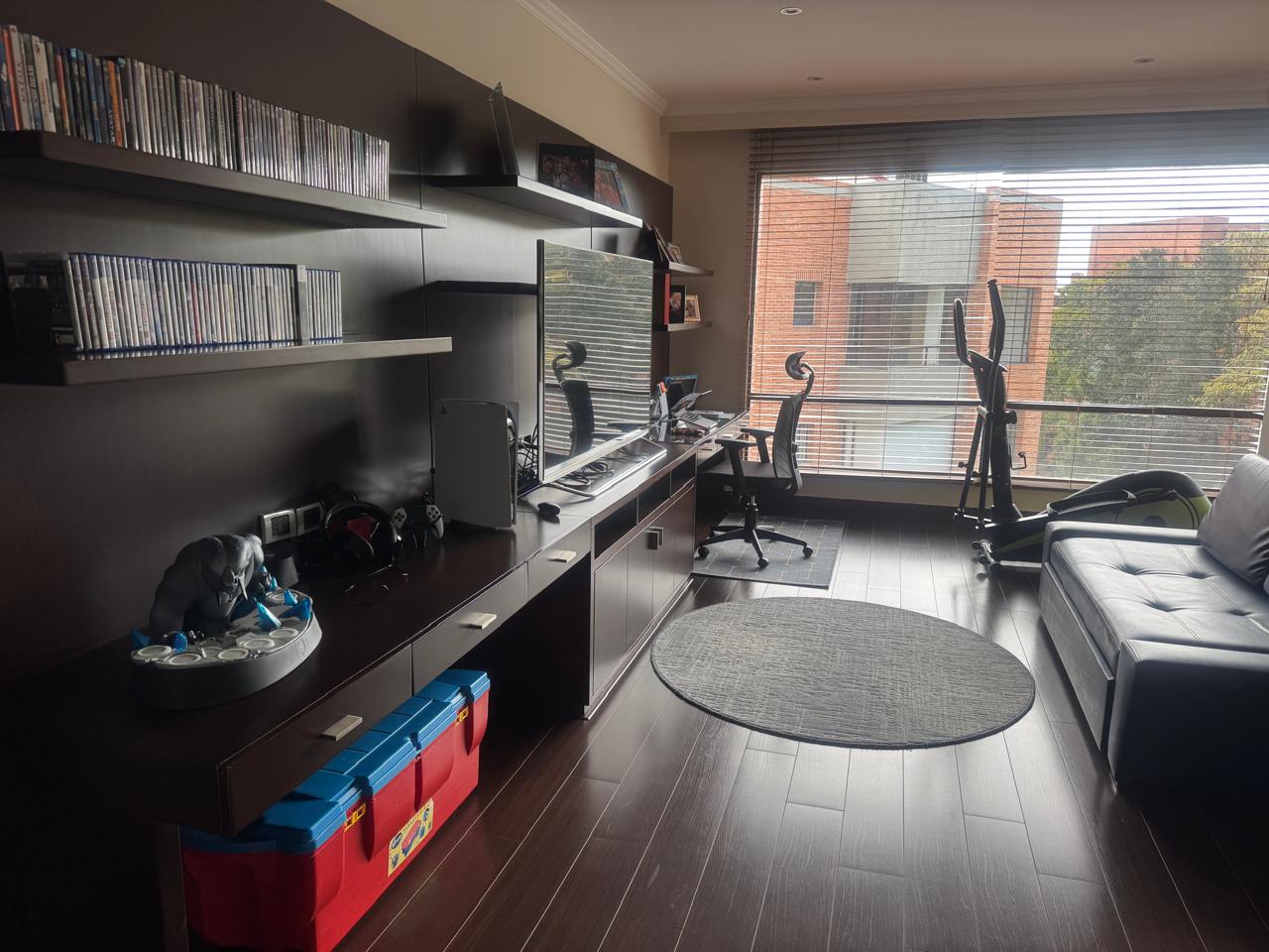 Apartamento en venta en Santa Barbara Alta, Bogotá · foto 10 de 18