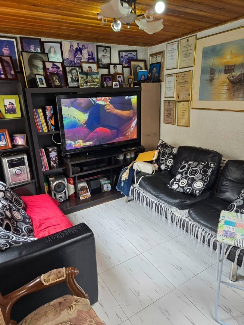Casa en venta en San Jose De Bavaria, Bogotá · foto 2 de 10