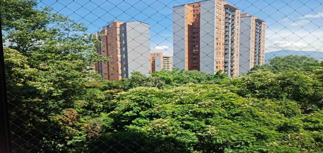 Apartamento de 3 alcobas en venta en La Florida, Medellín, 208 m² · foto 17 de 17