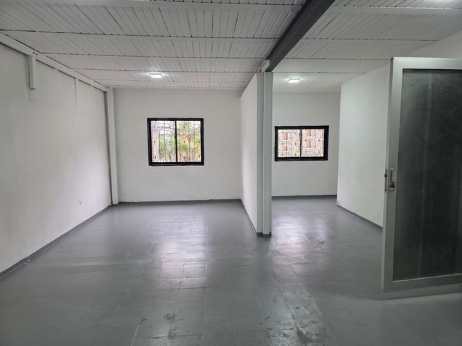 Bodega en arriendo en Cristo Rey, Medellín, 170 m² · foto 4 de 11