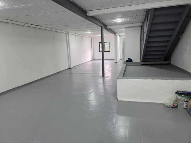 Bodega en arriendo en Cristo Rey, Medellín, 170 m² · foto 10 de 11