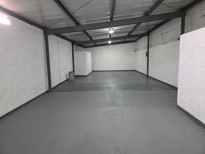 Bodega en arriendo en Cristo Rey, Medellín, 170 m² · foto 4 de 7