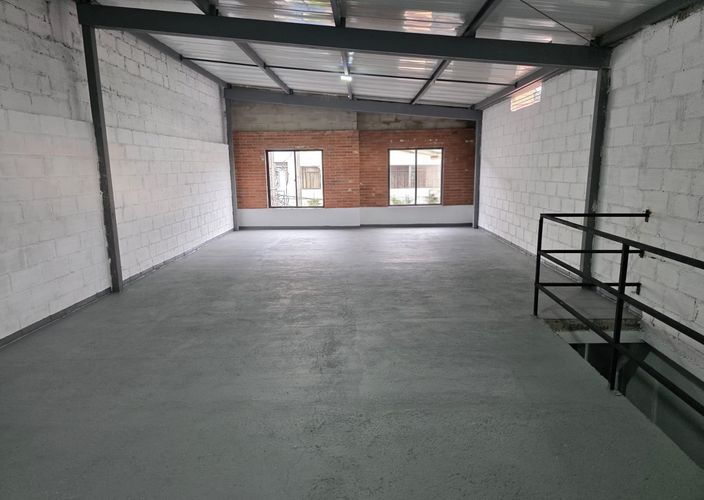 Bodega en arriendo en Cristo Rey, Medellín, 170 m² · foto 5 de 7