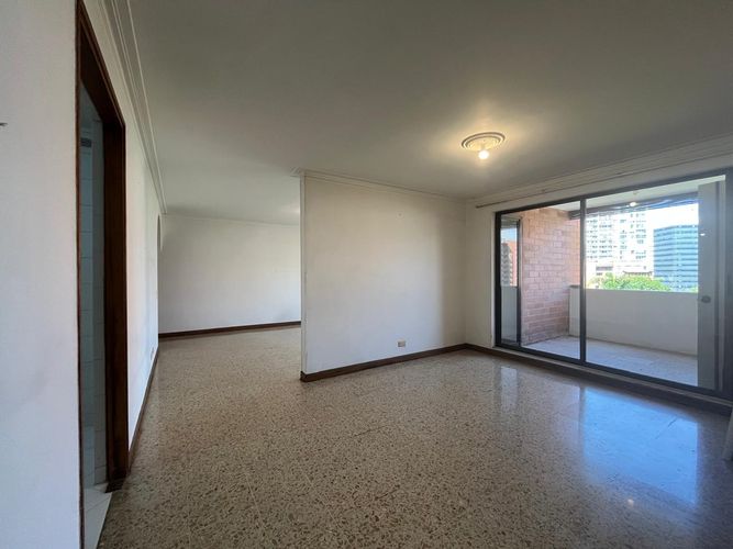 Apartamento de 3 alcobas en venta en El Poblado, Medellín, 137 m² · foto 2 de 18