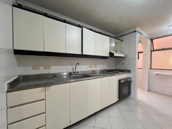Apartamento de 3 alcobas en venta en El Poblado, Medellín, 137 m² · foto 8 de 18