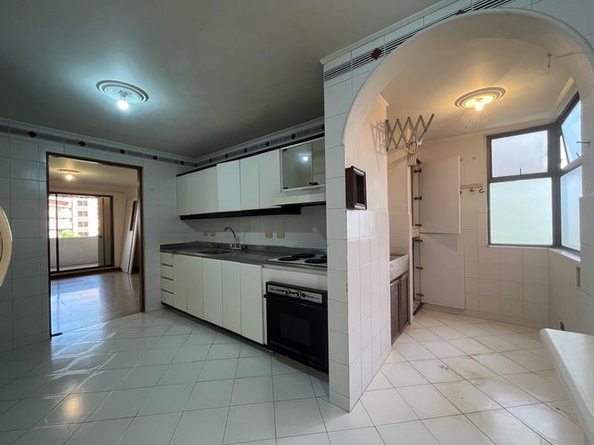 Apartamento de 3 alcobas en venta en El Poblado, Medellín, 137 m² · foto 4 de 18