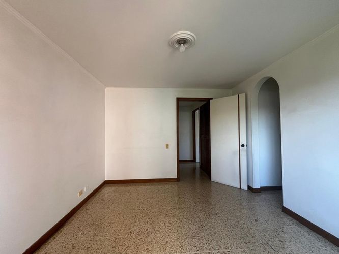 Apartamento de 3 alcobas en venta en El Poblado, Medellín, 137 m² · foto 10 de 18
