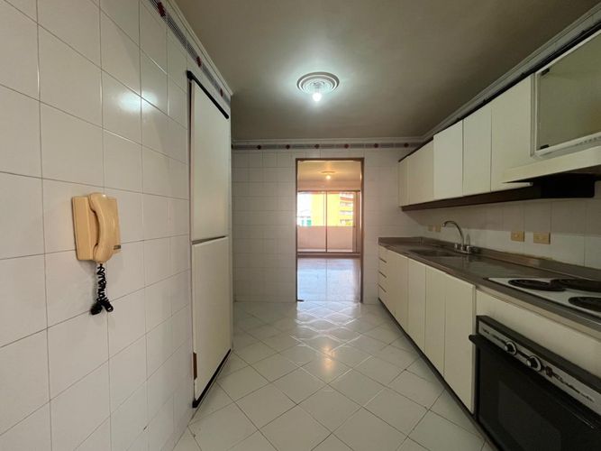 Apartamento de 3 alcobas en venta en El Poblado, Medellín, 137 m² · foto 5 de 18