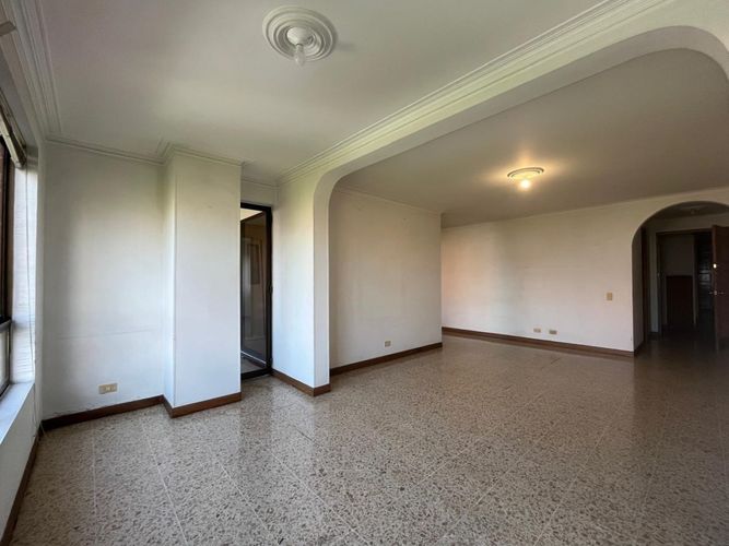 Apartamento de 3 alcobas en venta en El Poblado, Medellín, 137 m² · foto 15 de 18