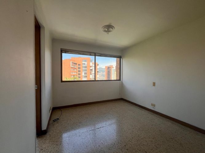 Apartamento de 3 alcobas en venta en El Poblado, Medellín, 137 m² · foto 14 de 18