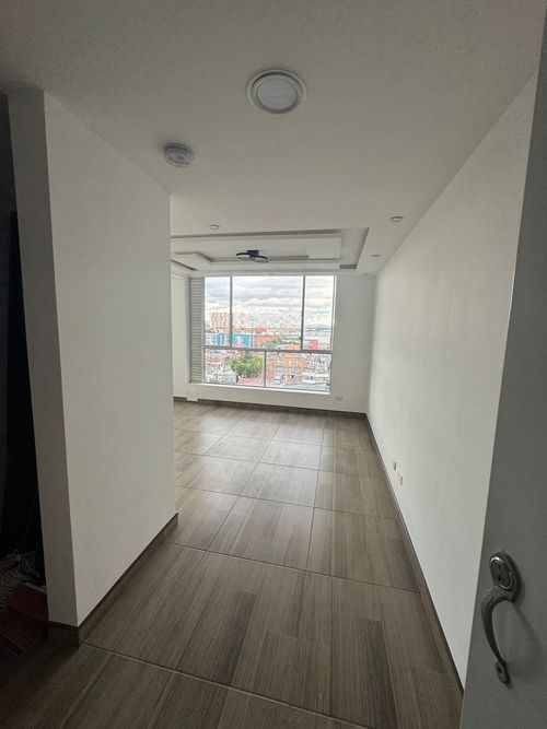 Apartamento en venta en Fontibon, Bogotá · foto 3 de 15