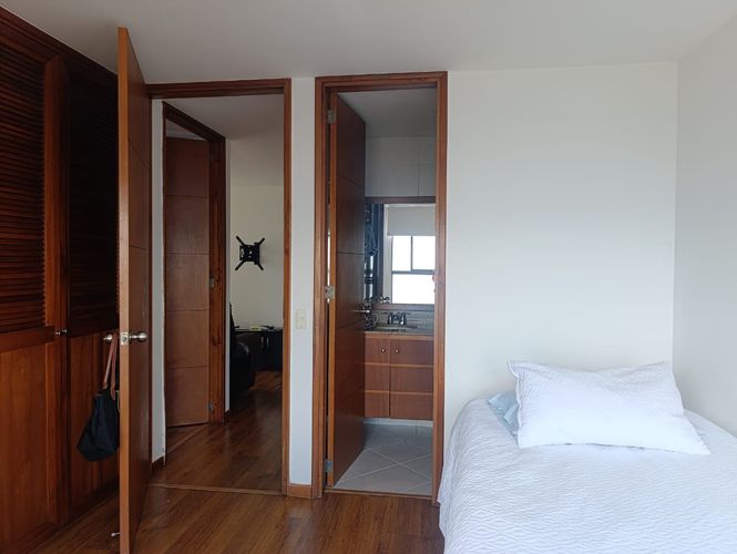 Apartamento de 3 alcobas en arriendo en Los Naranjos, Medellín, 160 m² · foto 13 de 20
